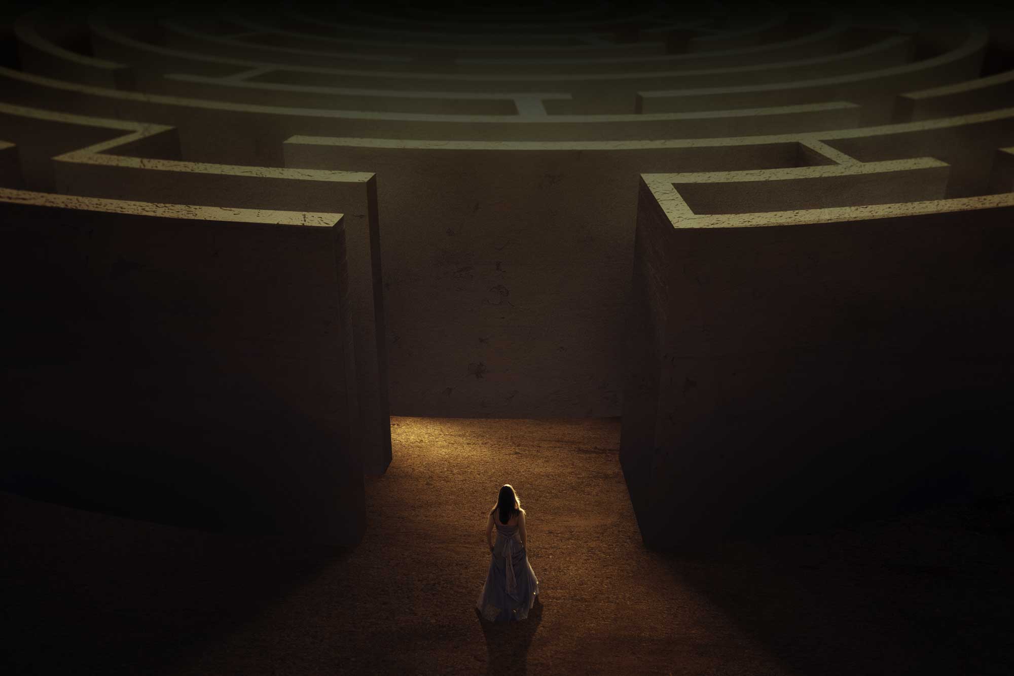 woman-maze